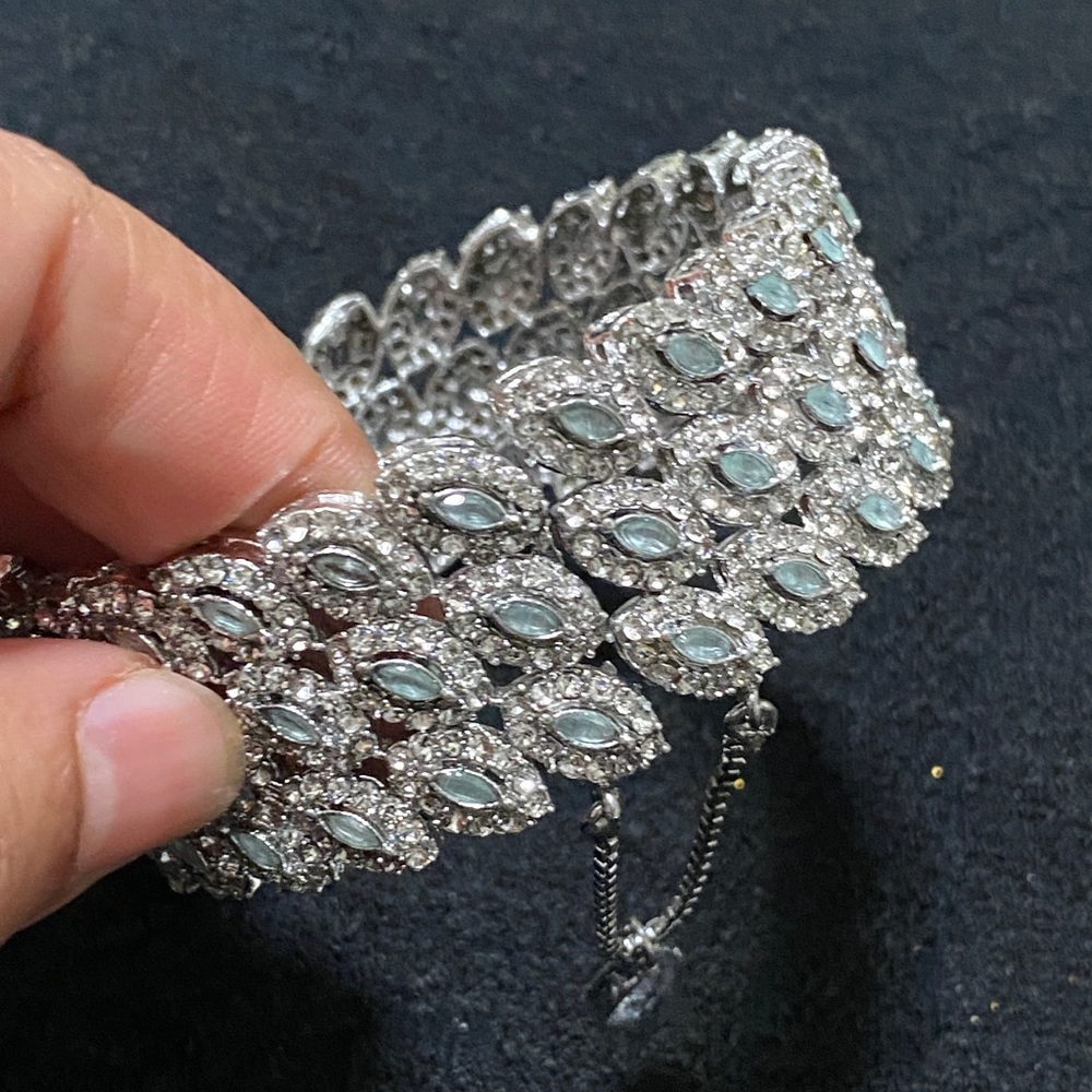 Jewelry bracelet